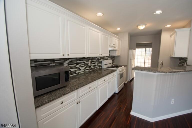 Property listing MLS 4044738 photo 11