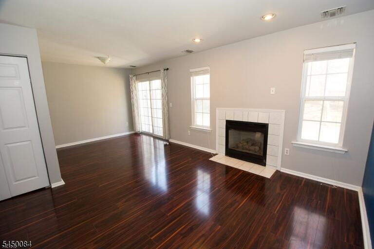 Property listing MLS 4044738 photo 2