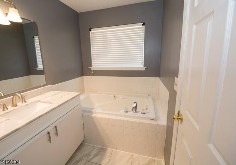 Property listing MLS 4044738 photo 6