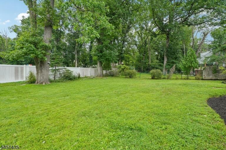 Property listing MLS 4044753 photo 28