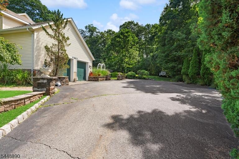 Property listing MLS 4044798 photo 35