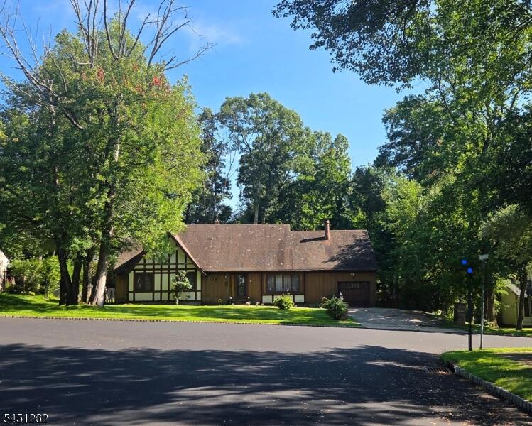 Property listing MLS 4044891 photo 2