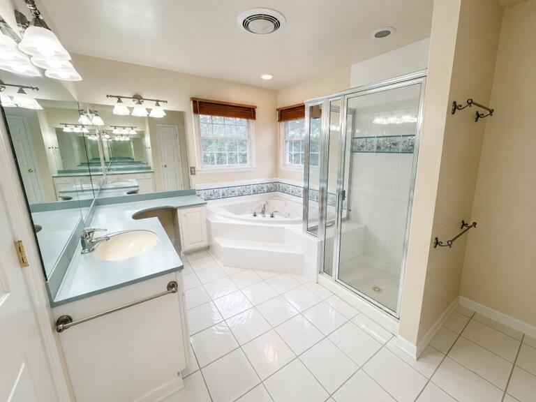 Property listing MLS 4044956 photo 23