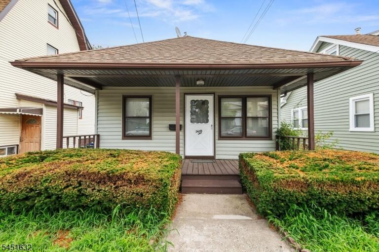 Property listing MLS 4044982 photo 1