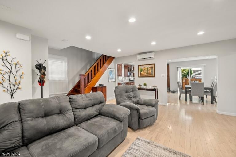 Property listing MLS 4045023 photo 7