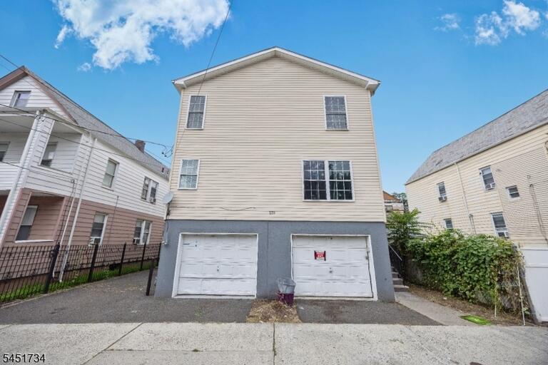 Property listing MLS 4045078 photo 1