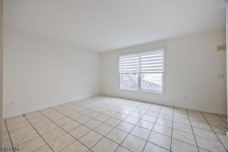 Property listing MLS 4045078 photo 3