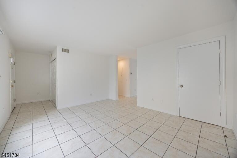 Property listing MLS 4045078 photo 4
