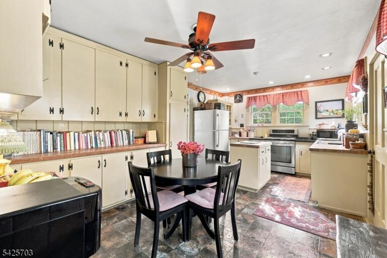 Property listing MLS 4045090 photo 16