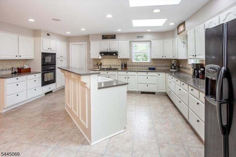 Property listing MLS 4045202 photo 10