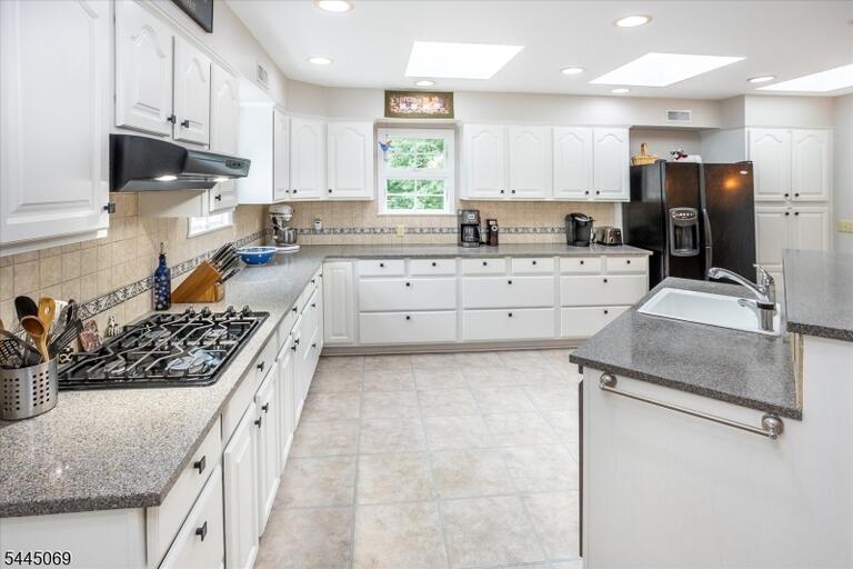 Property listing MLS 4045202 photo 12