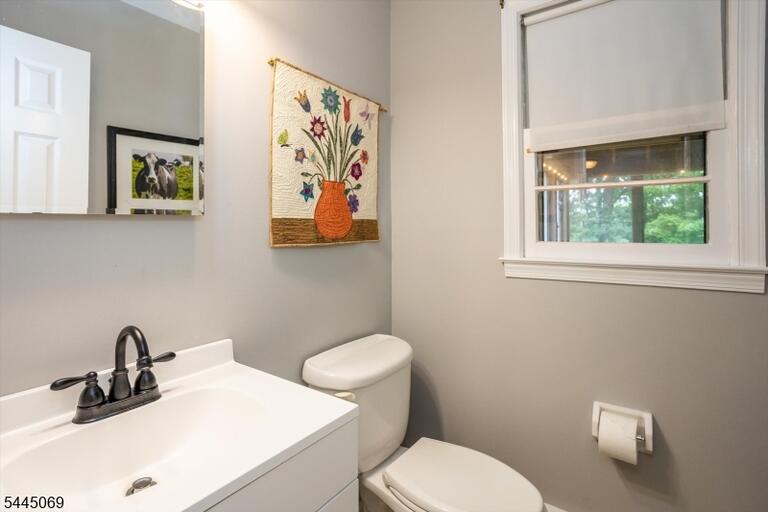 Property listing MLS 4045202 photo 18