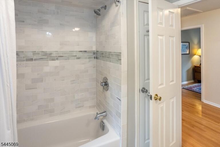 Property listing MLS 4045202 photo 27