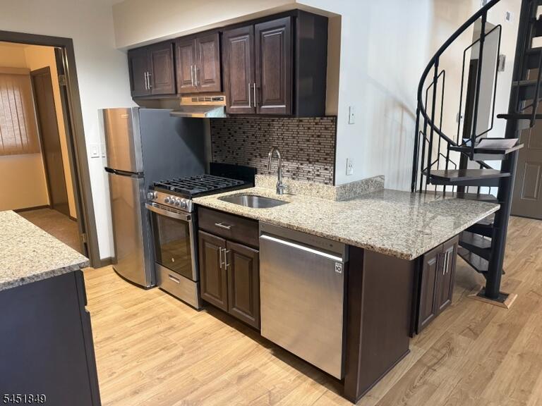 Property listing MLS 4045230 photo 1