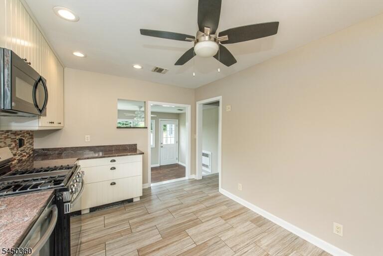 Property listing MLS 4045239 photo 12