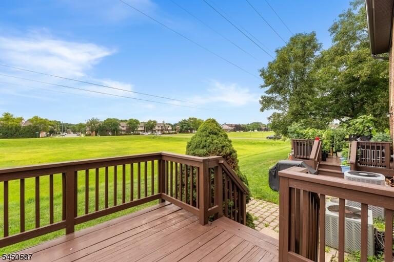 Property listing MLS 4045248 photo 4