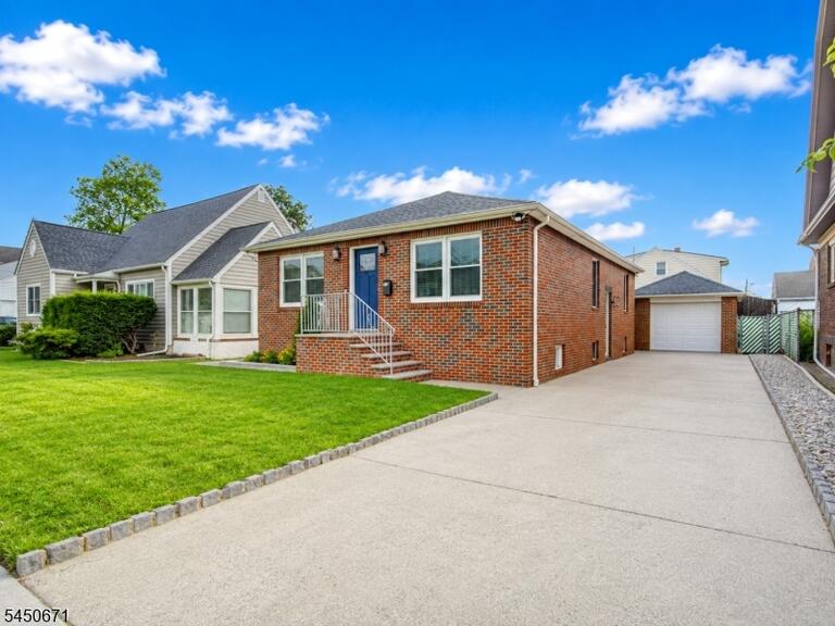 Property listing MLS 4045260 photo 1