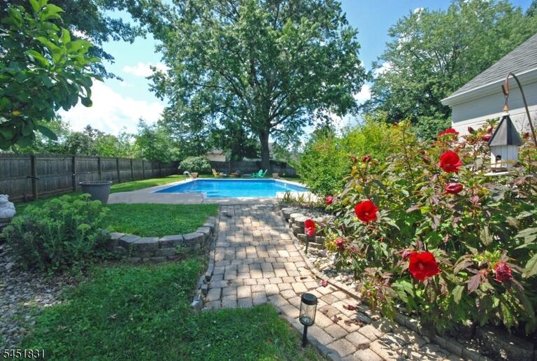 Property listing MLS 4045292 photo 33