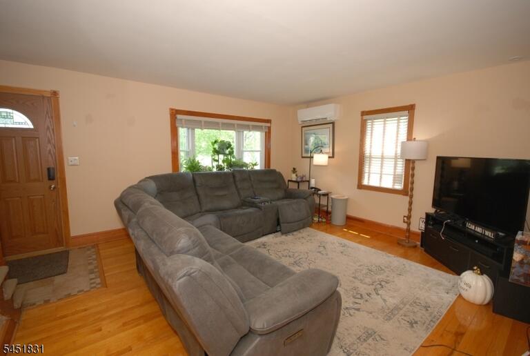 Property listing MLS 4045292 photo 6