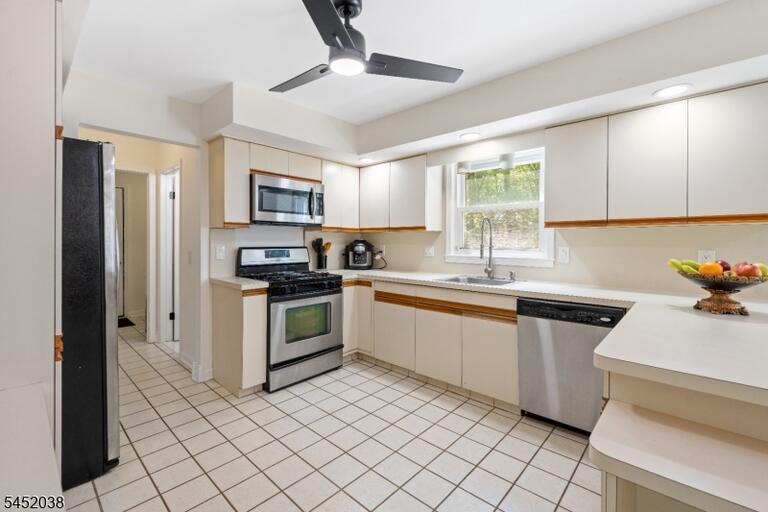 Property listing MLS 4045317 photo 7