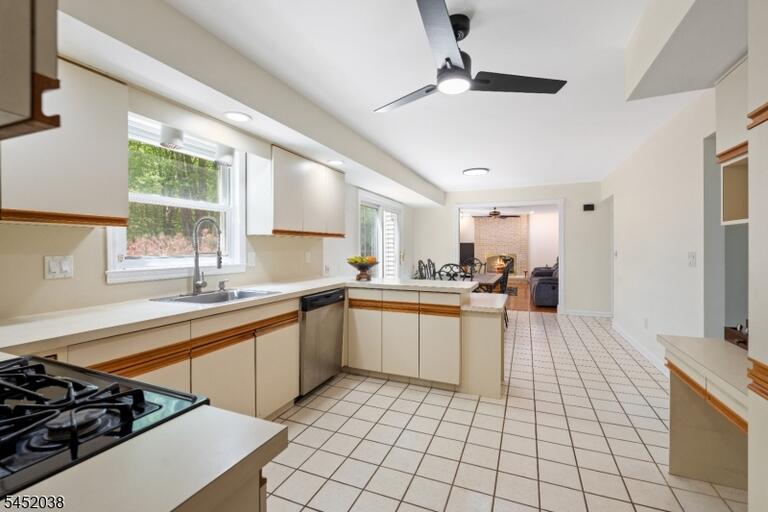 Property listing MLS 4045317 photo 8