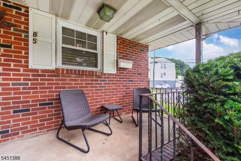 Property listing MLS 4045388 photo 2