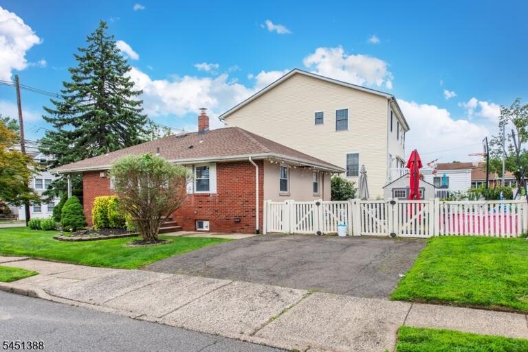 Property listing MLS 4045388 photo 5