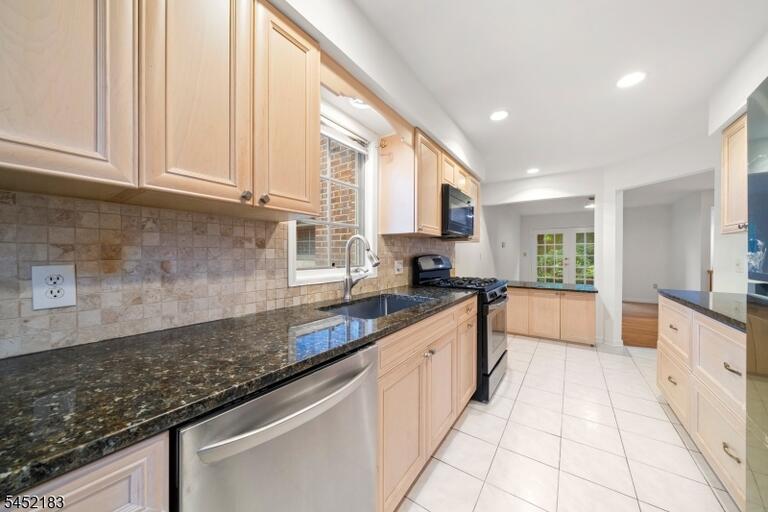 Property listing MLS 4045454 photo 10