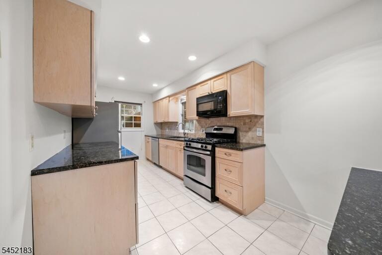 Property listing MLS 4045454 photo 8