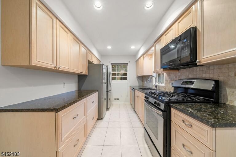 Property listing MLS 4045454 photo 9