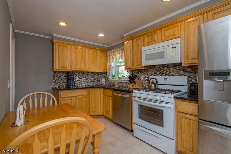 Property listing MLS 4045502 photo 4