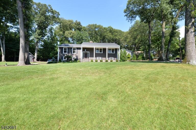 Property listing MLS 4045511 photo 1