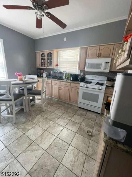 Property listing MLS 4045535 photo 5