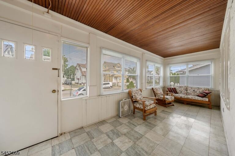 Property listing MLS 4045635 photo 3