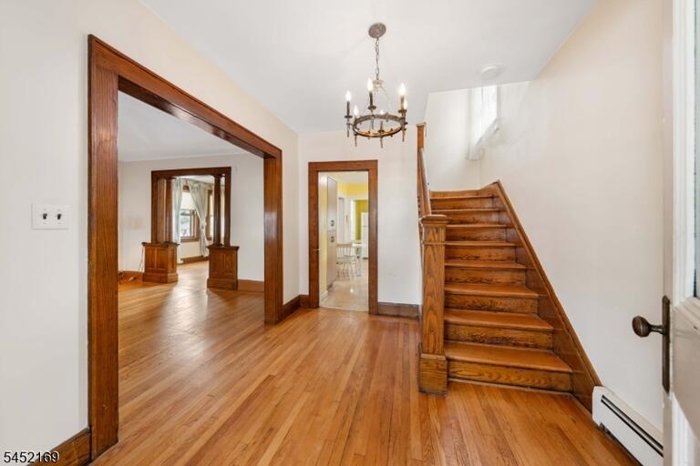Property listing MLS 4045635 photo 4