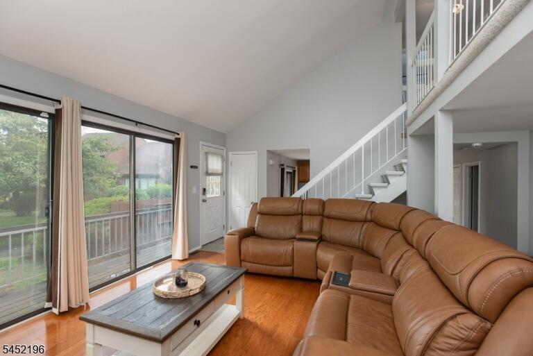 Property listing MLS 4045669 photo 5