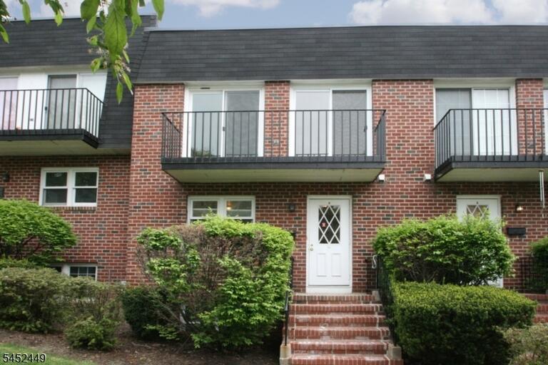 Property listing MLS 4045691 photo 2