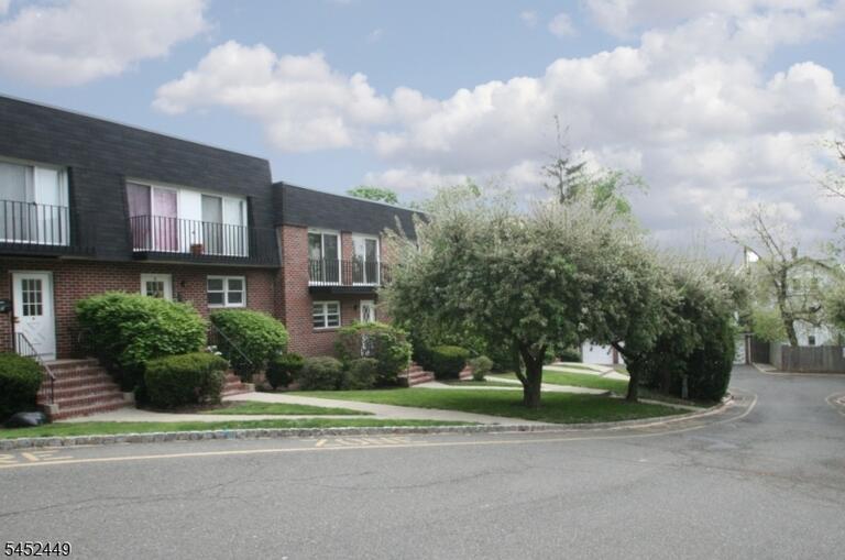 Property listing MLS 4045691 photo 3