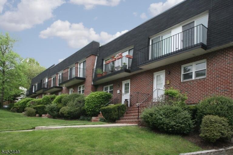 Property listing MLS 4045691 photo 4