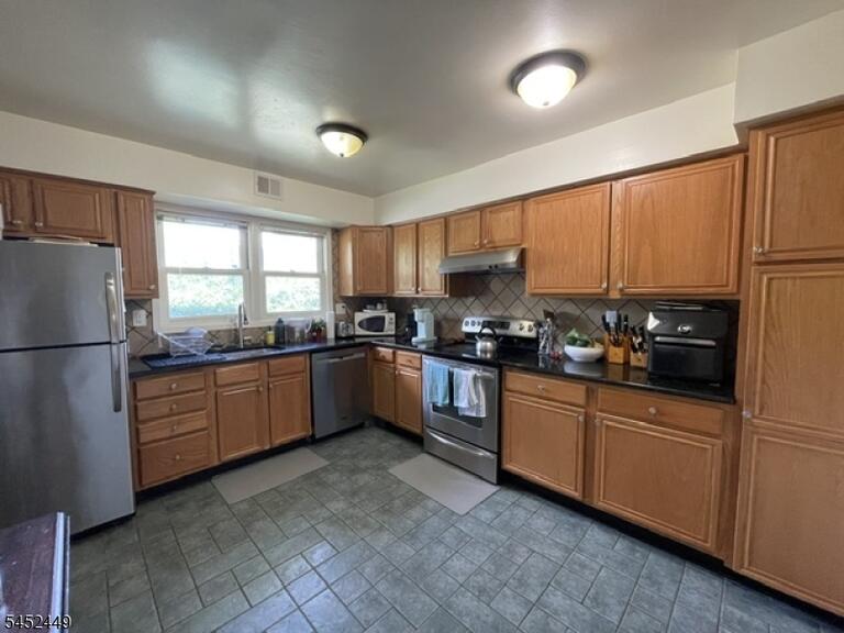 Property listing MLS 4045691 photo 5