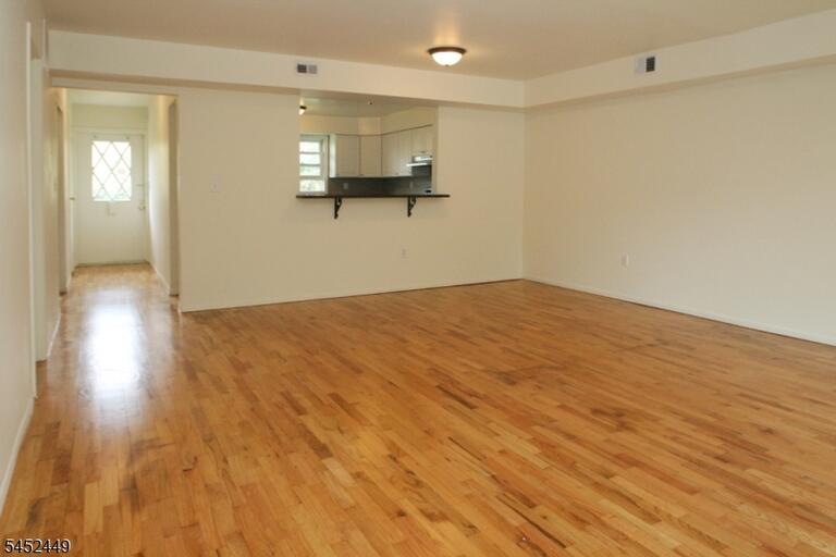 Property listing MLS 4045691 photo 8