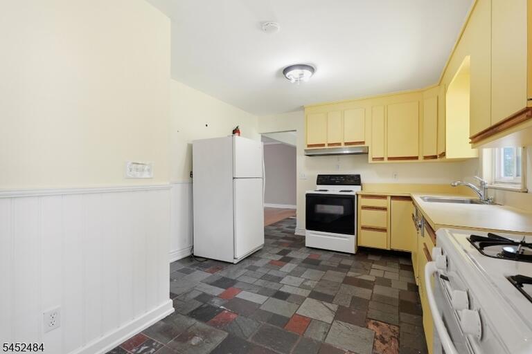 Property listing MLS 4045721 photo 12