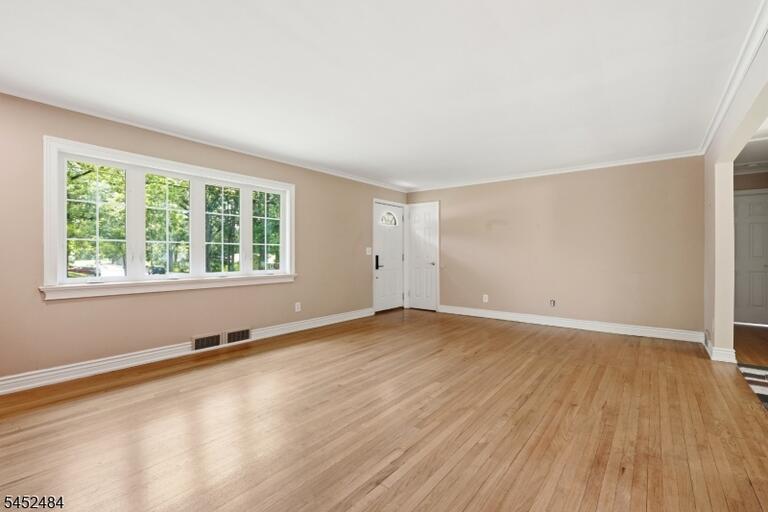 Property listing MLS 4045721 photo 4