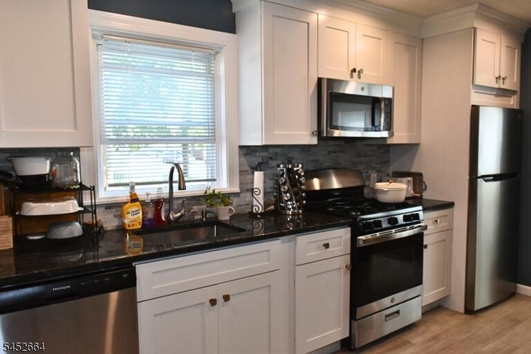 Property listing MLS 4045843 photo 3