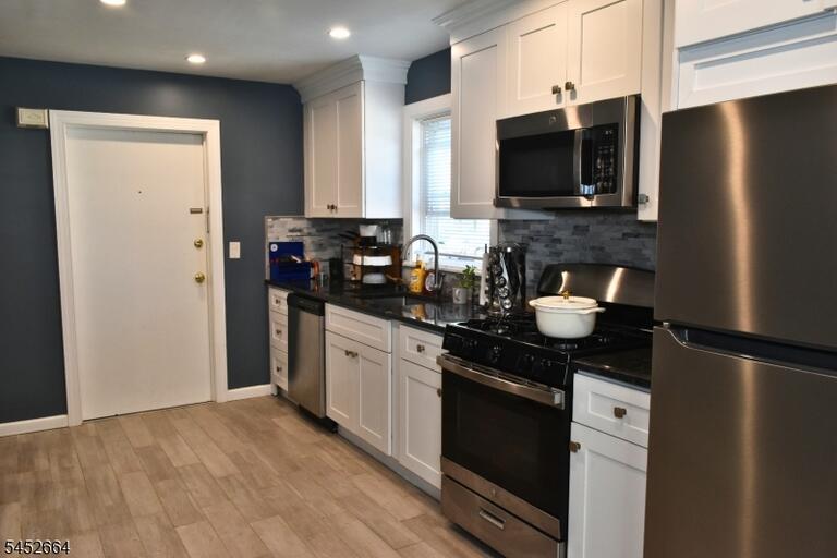Property listing MLS 4045843 photo 4