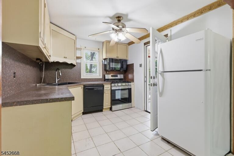 Property listing MLS 4045851 photo 10