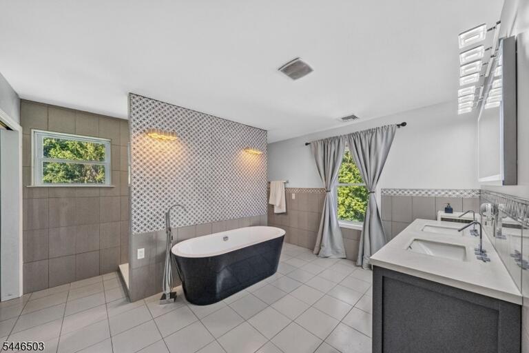 image-4045857-33.jpeg
