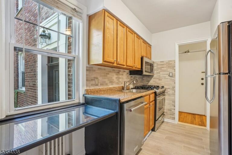 Property listing MLS 4045913 photo 2