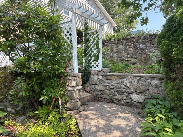 Property listing MLS 4045954 photo 28