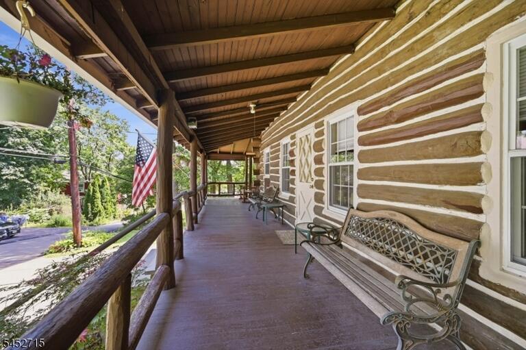 Property listing MLS 4045960 photo 3